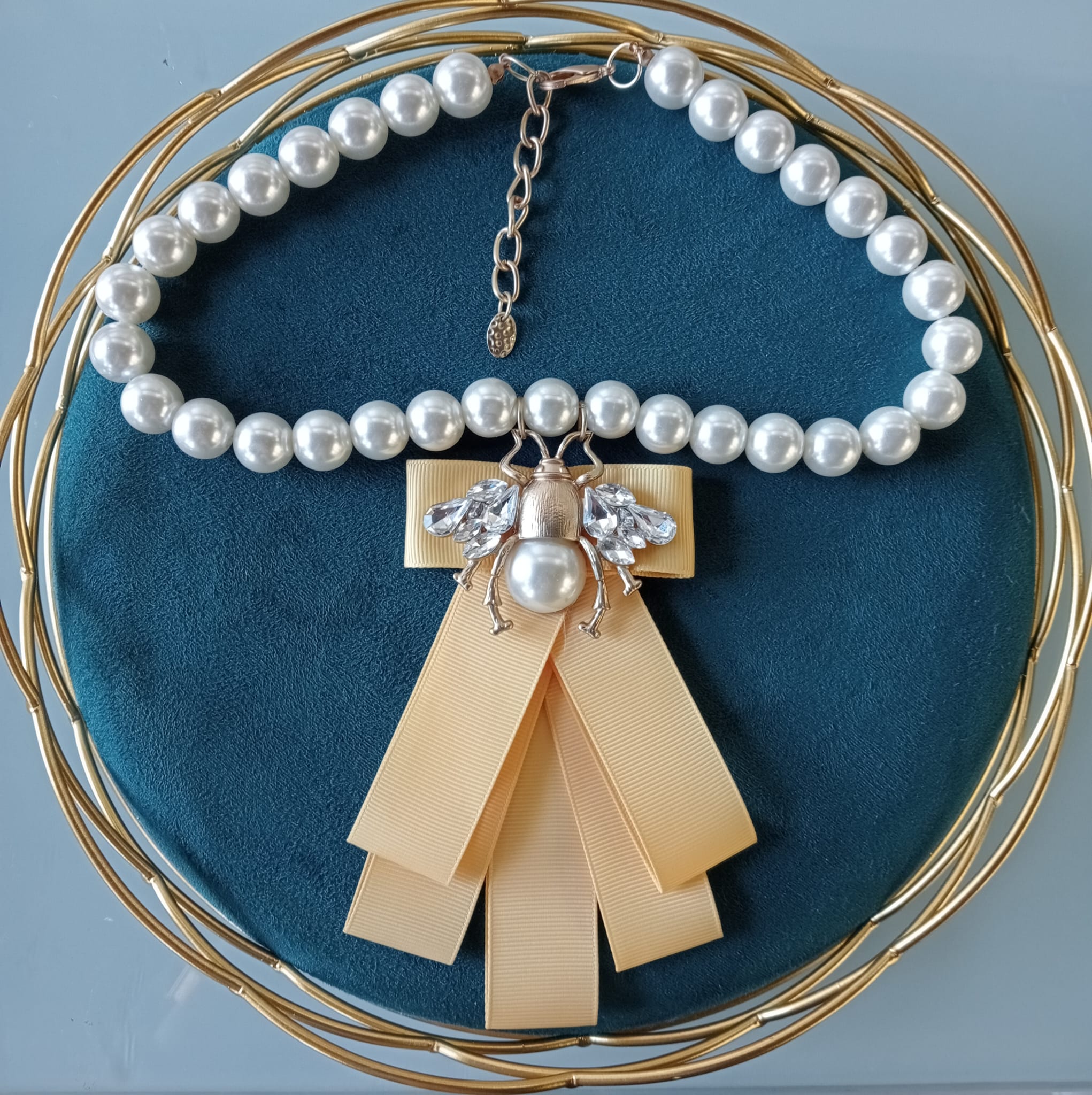 collar mostaza